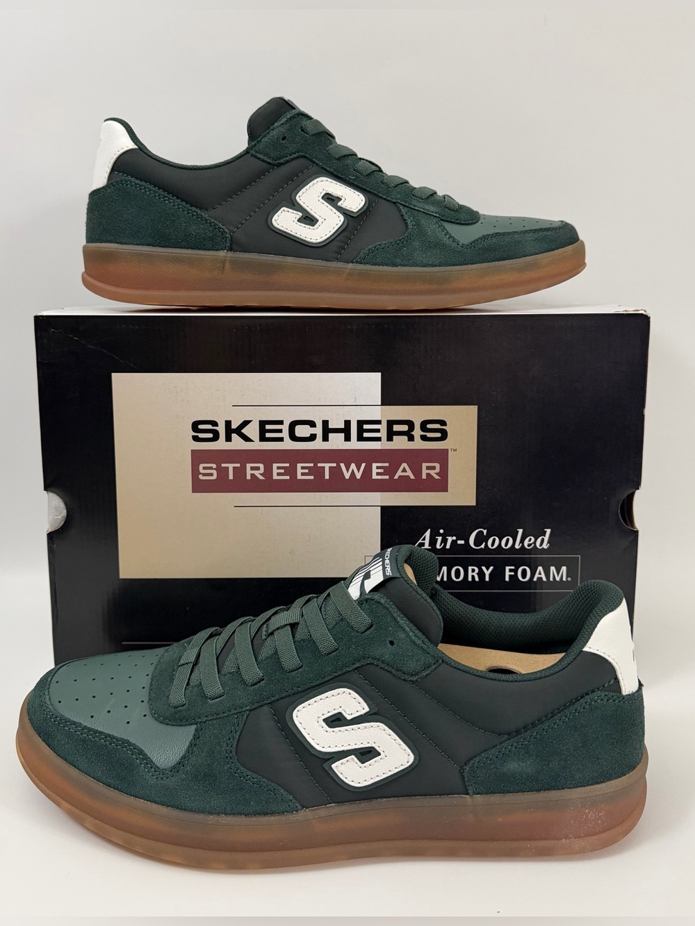 Skechers Streetwear Men’s Size 12 Green Leather Sneakers Air-Cooled Memory Foam